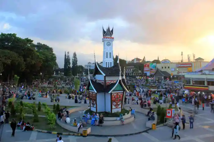 Tempat Nongkrong Malam Padang Destinasi Menarik di Kota