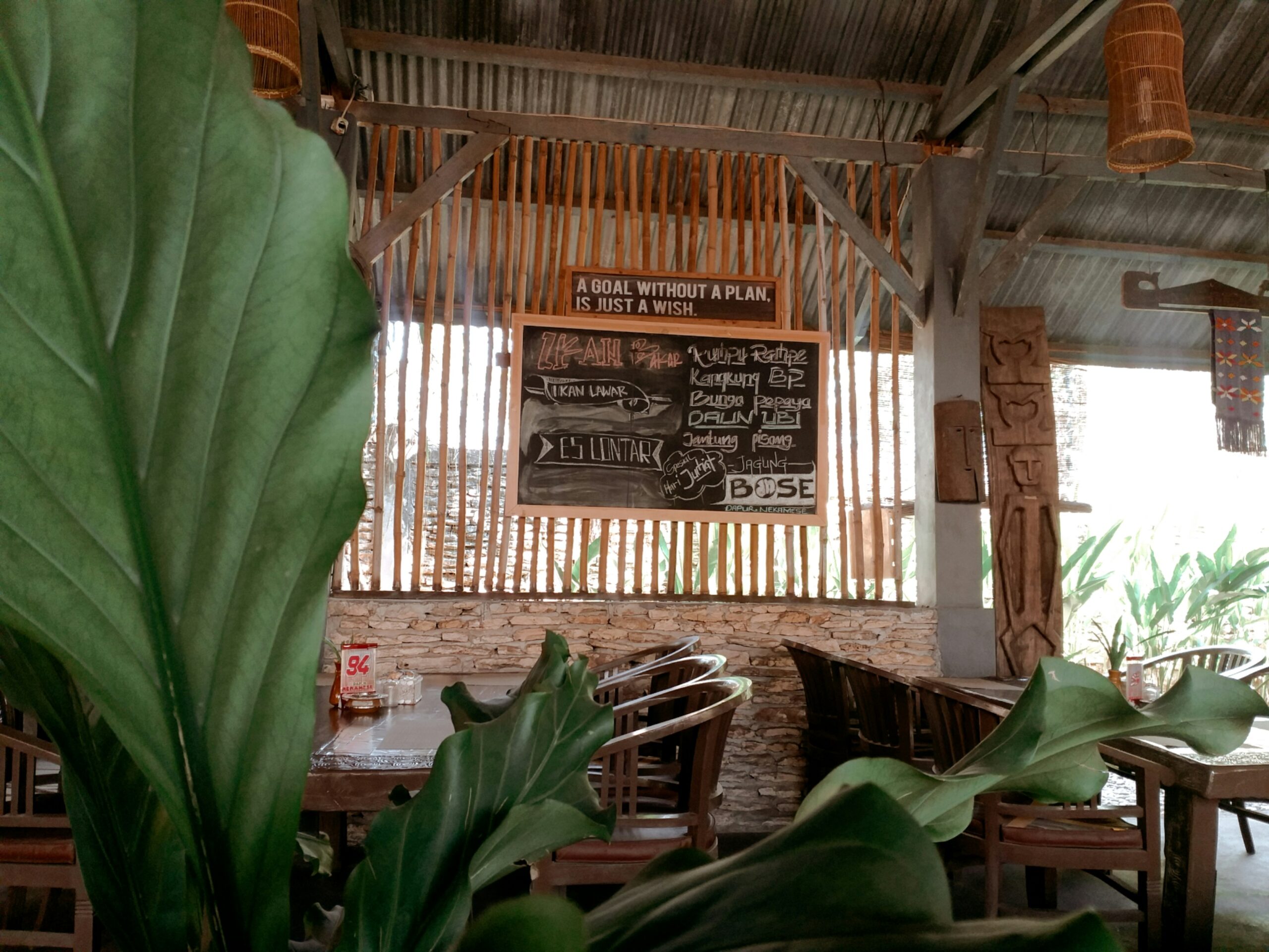 Menikmati Palembang dari Atas Kafe Rooftop dengan Pemandangan Kota